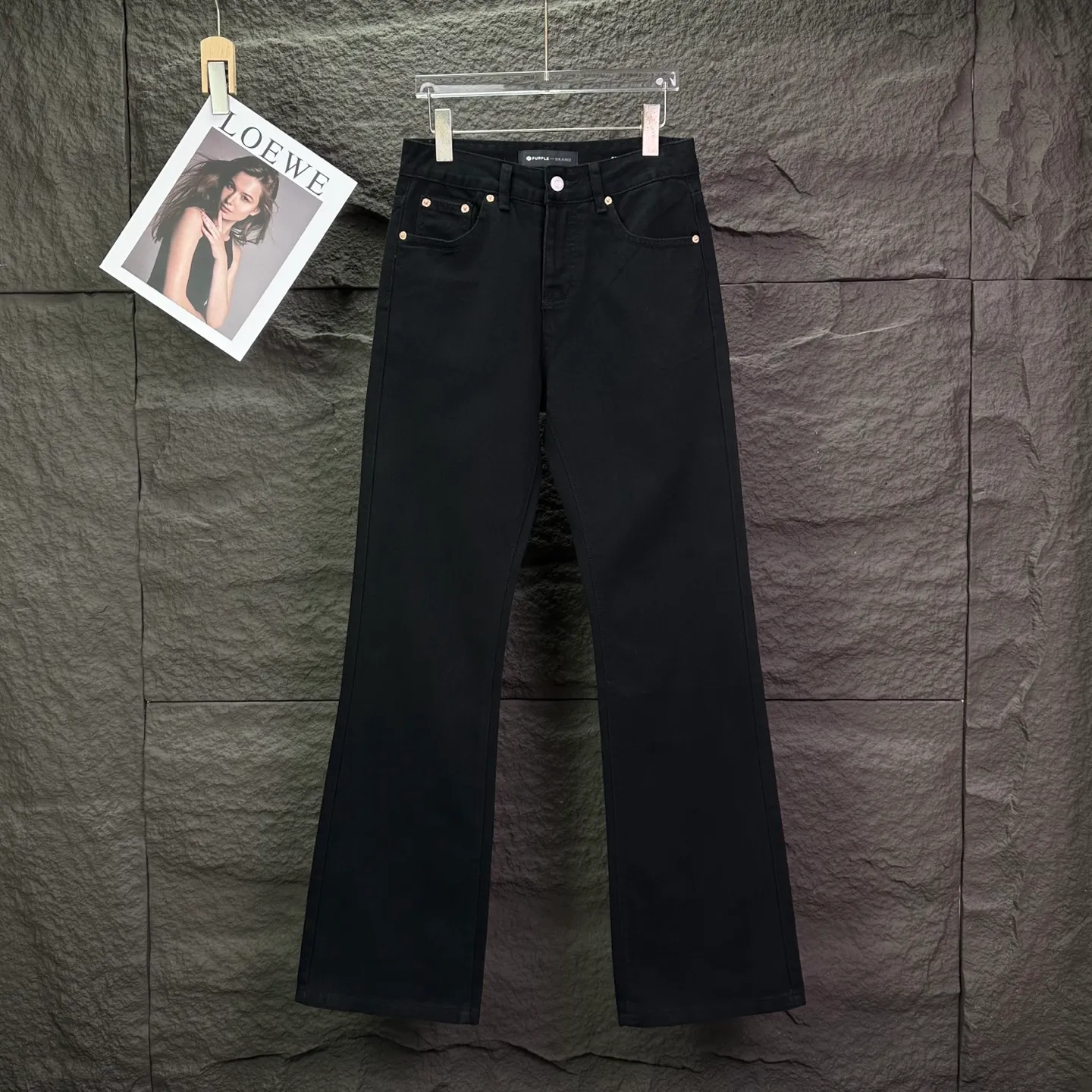 PURPLE BRAND 2026 New Arrival pure black couple style washed stretch stretch bootcut loose jeans High version High version Top quality ceiling quality Styles with different washed textures are very friendly to people with thin legs and thick legs. The bootcut and loose version is very flattering to the leg shape. Moderate length that never goes out of style, easy to match with casually, basic styling for various styles, a must-have in the wardrobe! The fabric is stiff but also makes the upper body soft without losing texture. The washing process is even more perfect. It is a must-have item for everyone! ! ! Washed wheat, hang tag, pants label, three labels complete Color: Black Size: 28, 30, 32, 34, 36 (five sizes)
